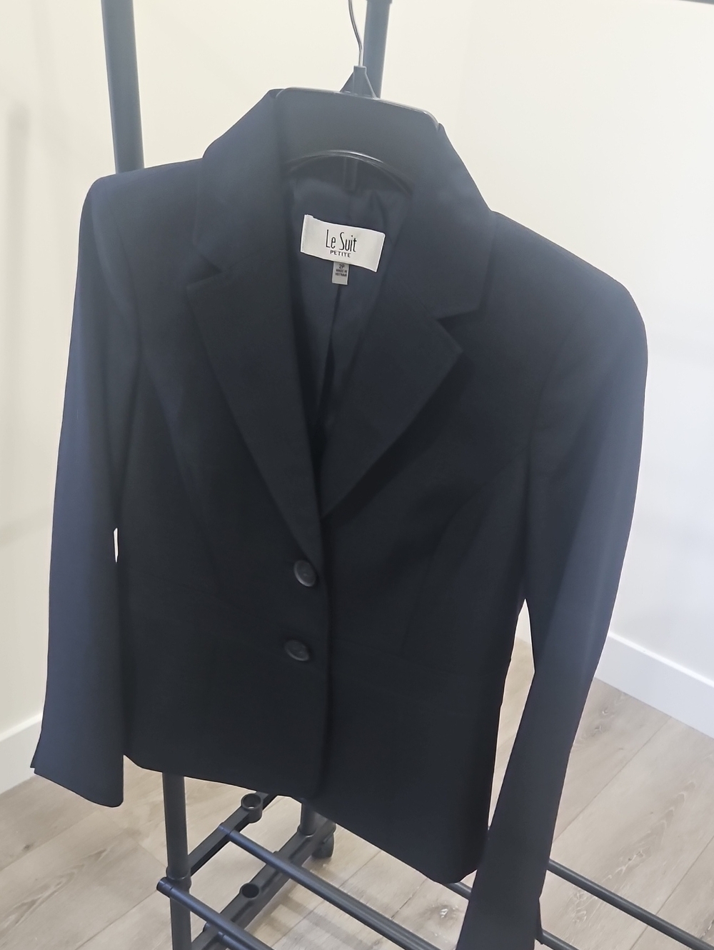 Le Suit Petite Black Women's Two-Button Blazer